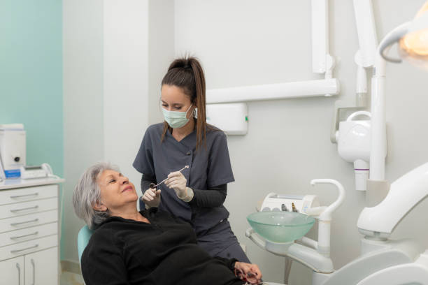 Best Emergency Tooth Extraction in Holdrege, NE